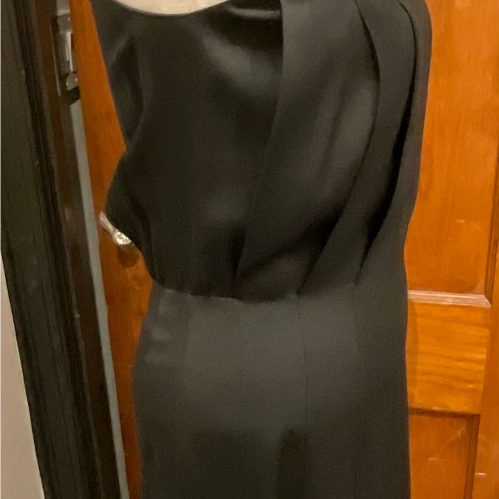 BLACK CHANEL SILK PLEATED MIDI DRESS WITH CHANEL BUTTONS DOWN THE BACK LBD SZ 8 - Picture 3 of 9